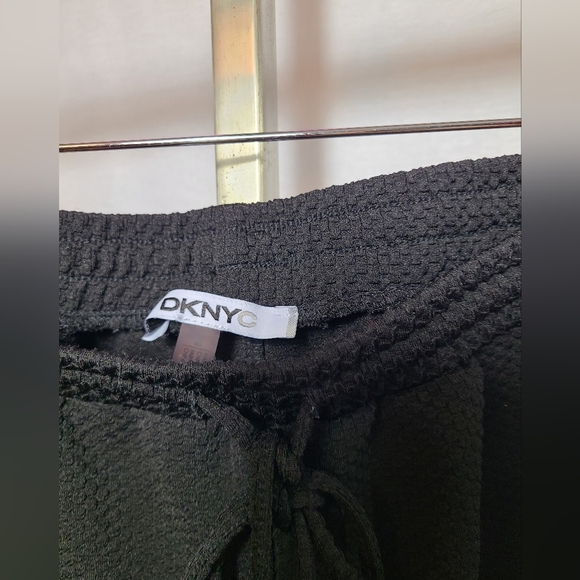 DKNYC black textured joggers - Size Medium women's - Picture 4 of 5